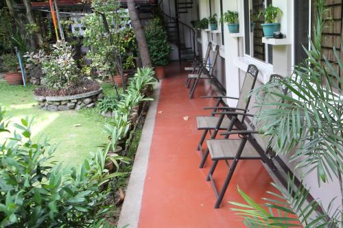 New Manila Suites