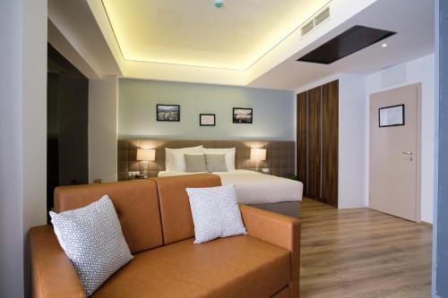 SL Industry Hotel