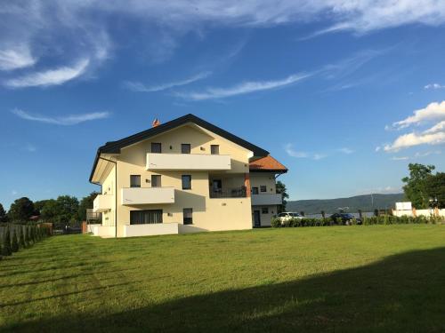 Mattone Apartments
