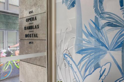 Opera Ramblas Hostal