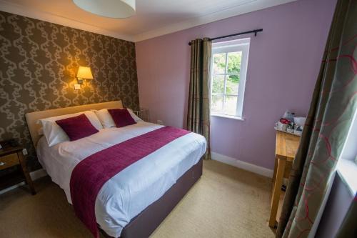 Grove Hotel