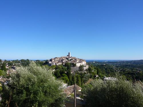 La Maison Aux Bonsais
