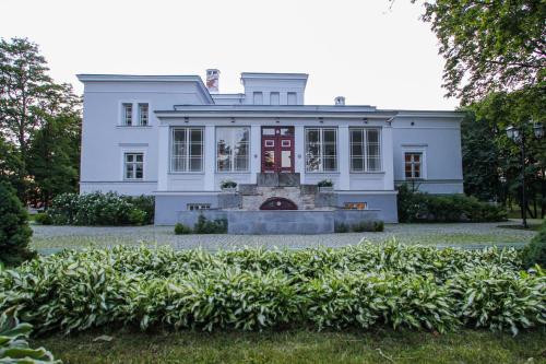 Saka Cliff Manor & SPA Hotel
