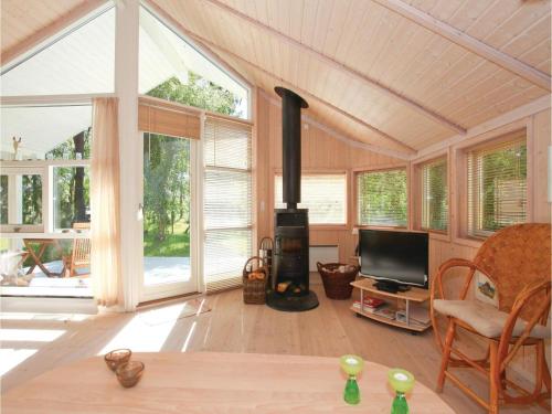 Holiday Home Lynggærdevej Højby X