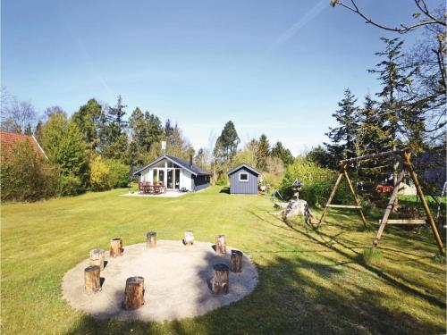 Three-Bedroom Holiday Home In Glesborg