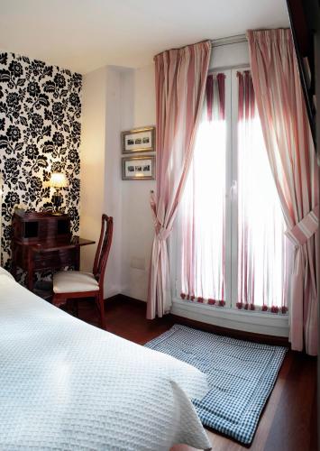 Hostal CH Victoria Alojamientos