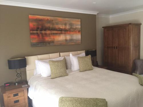 The Wheatsheaf Hotel & Restaurant