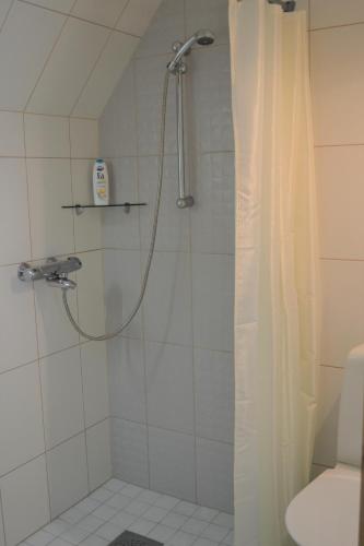 Kraavi Guest Hostel