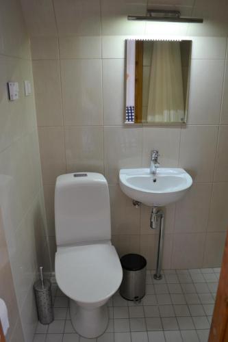 Kraavi Guest Hostel