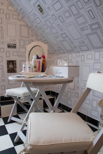 Three B's-Bed & Breakfast