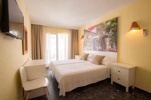 Playa Miguel Beach Club & Aparthotel