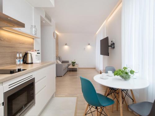 8ERA Business Executive