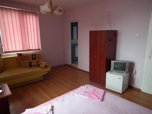 Guest House Bedrock