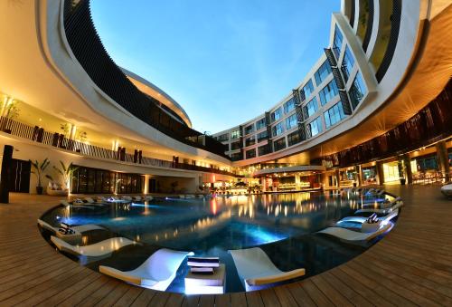 Hue Hotels and Resorts Boracay Managed by HII