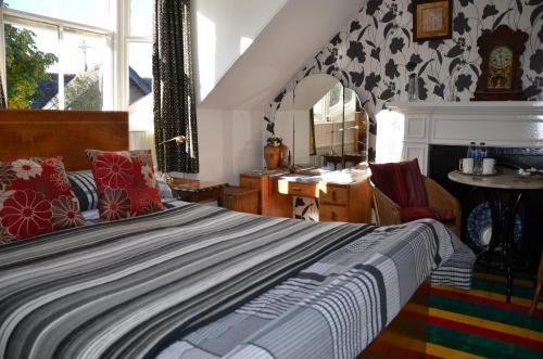 Averon House