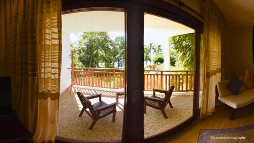 Amun Ini Beach Resort & Spa