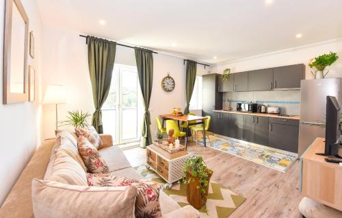 Parliament & River View Apartments