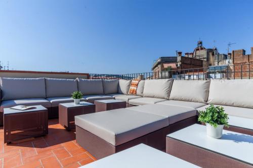 Aparteasy - Deluxe Family Apartments with Pool