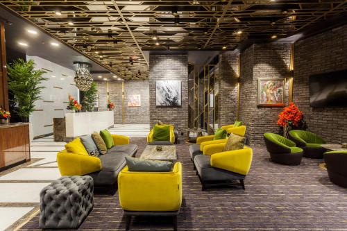 Hotel Platinia Luxury Suites