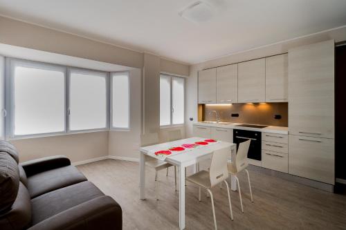 Lake Como Apartments