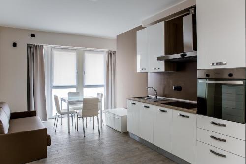 Lake Como Apartments