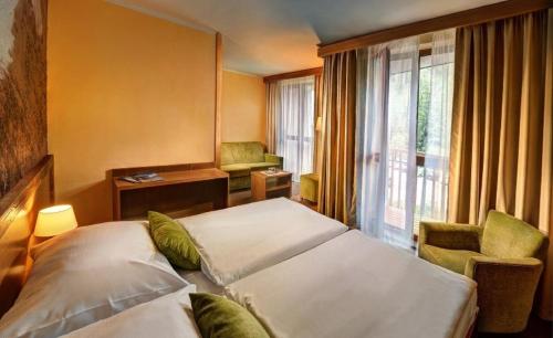 Hotel FIS