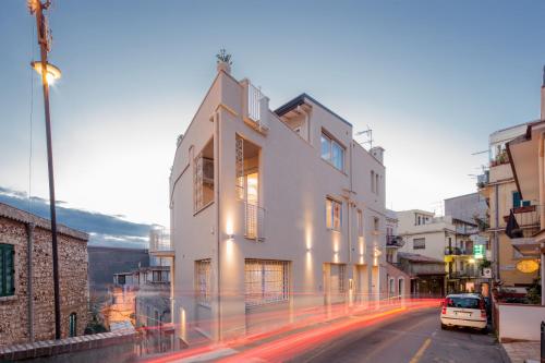 La Maladrina Apartments & Suites