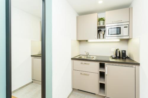 Room 5 Apartments