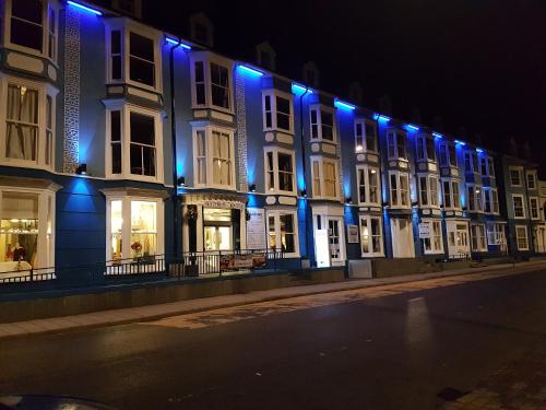 Gwesty'r Marine Hotel