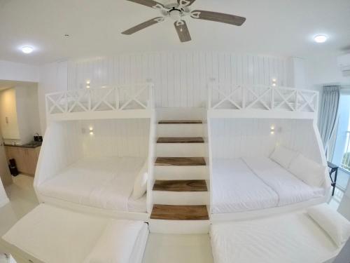 Cozy Family Suite with Stunning View of Taal