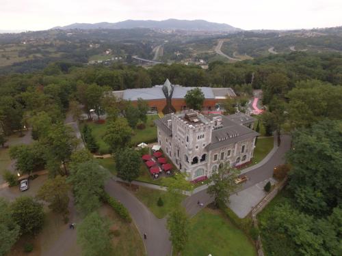 Domus Selecta Castillo del Bosque la Zoreda