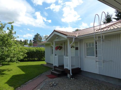 Westbay Inn Apartment