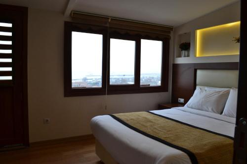 Seven Days Hotel