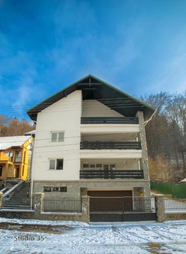 Studio 35 Busteni