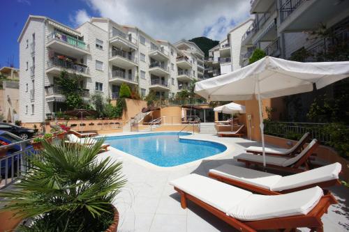 Petrovac Bay Apartments