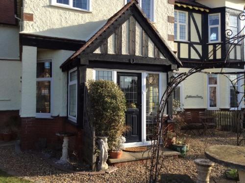 Ashbourne House Bed And Breakfast