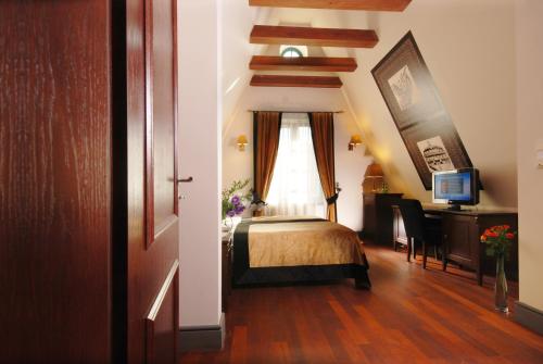 Holland Haus Residence