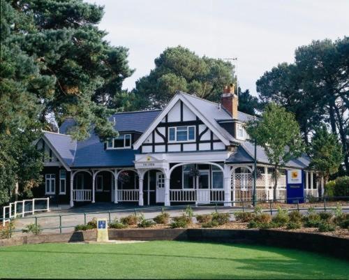 The Club & Lodge at Meyrick Park