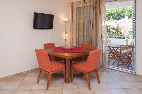 Apartments Lila Aurea