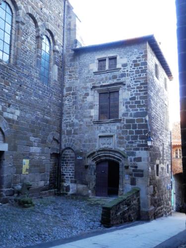 Chambres d'hôtes La Prévôté - Ancien couvent contre la Cathédrale