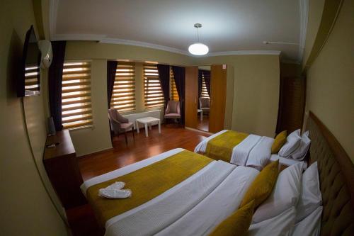 Ramparts Hotel