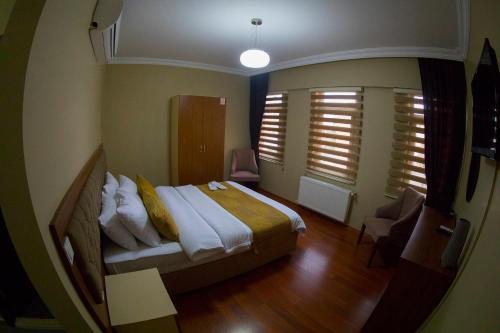 Ramparts Hotel