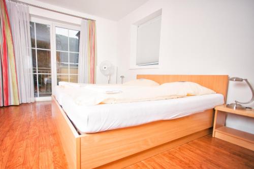 Yoho International Youth Hostel