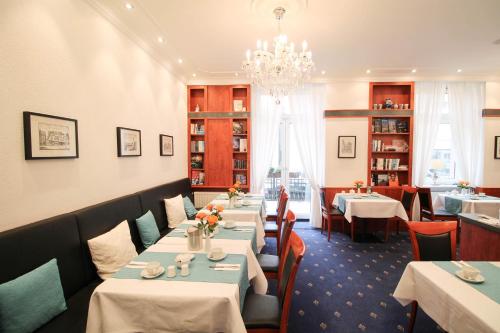 West a der Bockenheimer Warte