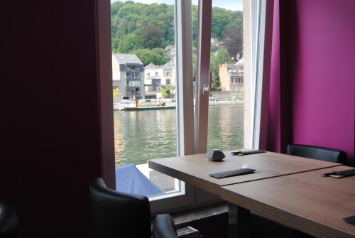 L'Inattendu Sur La Croisette Dinant Centre