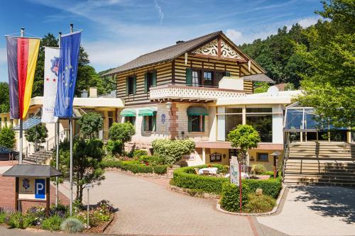 Villa Marburg im Park
