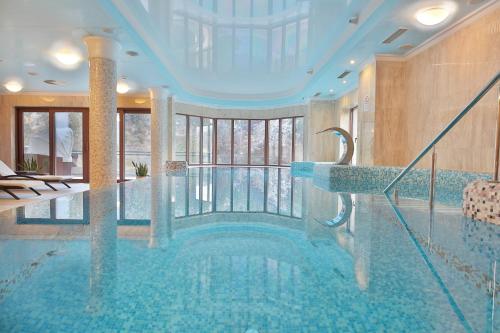 Retro Riverside Wellness Resort
