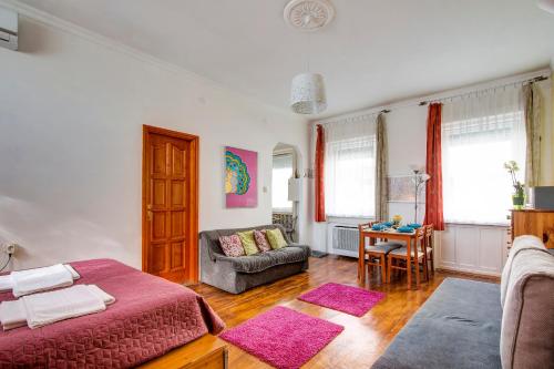 Apartment near the Heroes Square