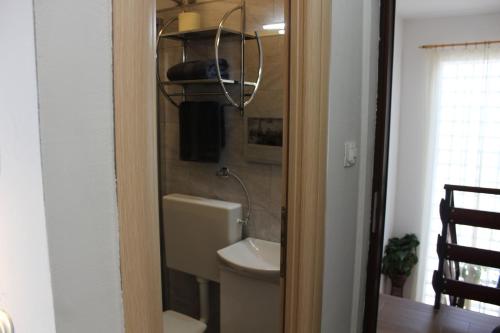 Apartments And Room Thea