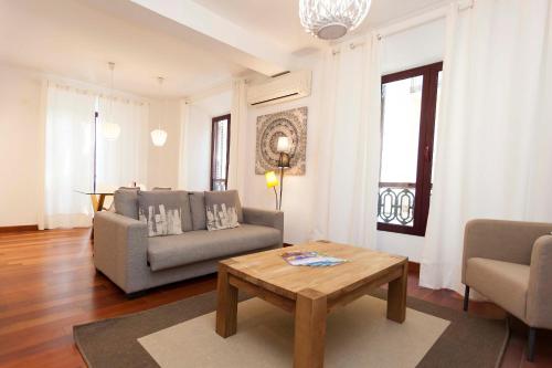 La Casa De La Alameda